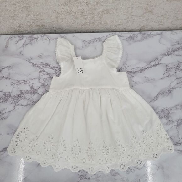 Baby Gap White Eyelet Dress / Blouse Cotton Girls Infant Size 6-12mo - Picture 3 of 15